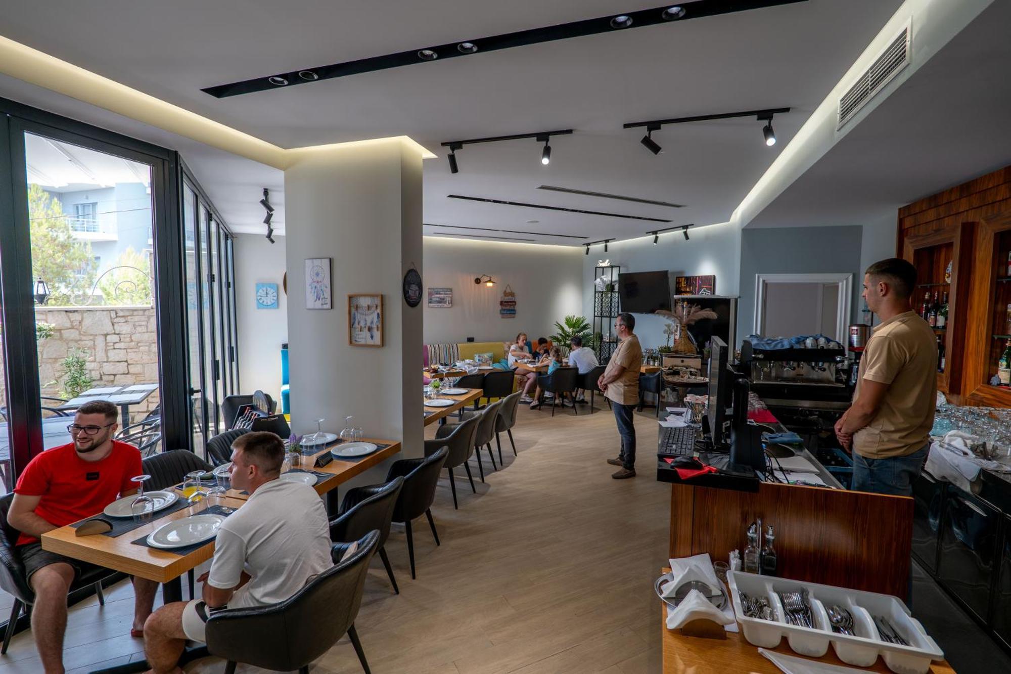 Ami Mar Hotel Sarandë Eksteriør bilde