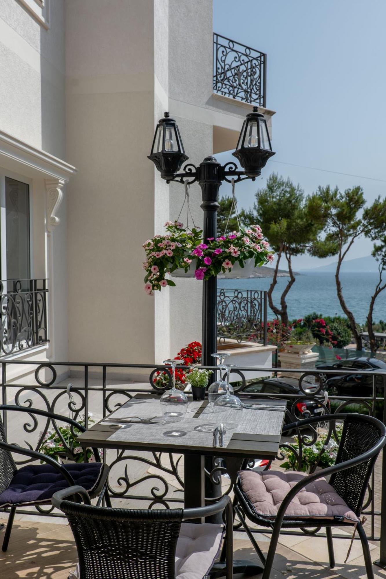 Ami Mar Hotel Sarandë Eksteriør bilde