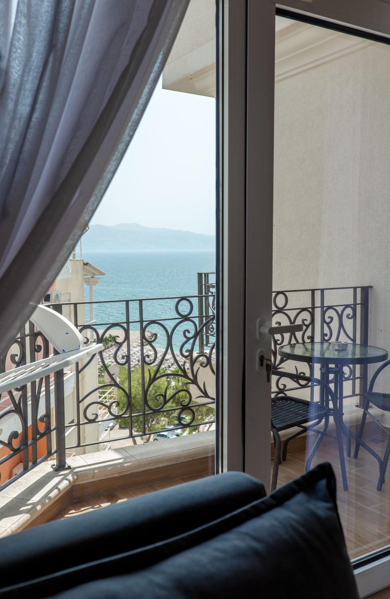 Ami Mar Hotel Sarandë Eksteriør bilde